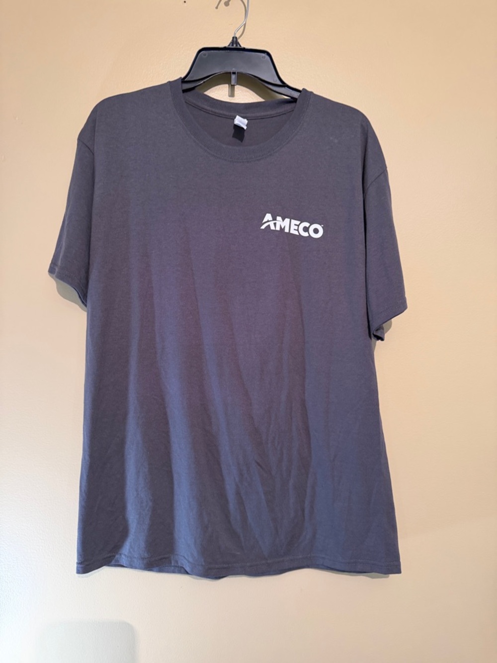 Short-Sleeve Crewneck T-Shirt in Charcoal